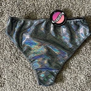 Holographic rave bottoms